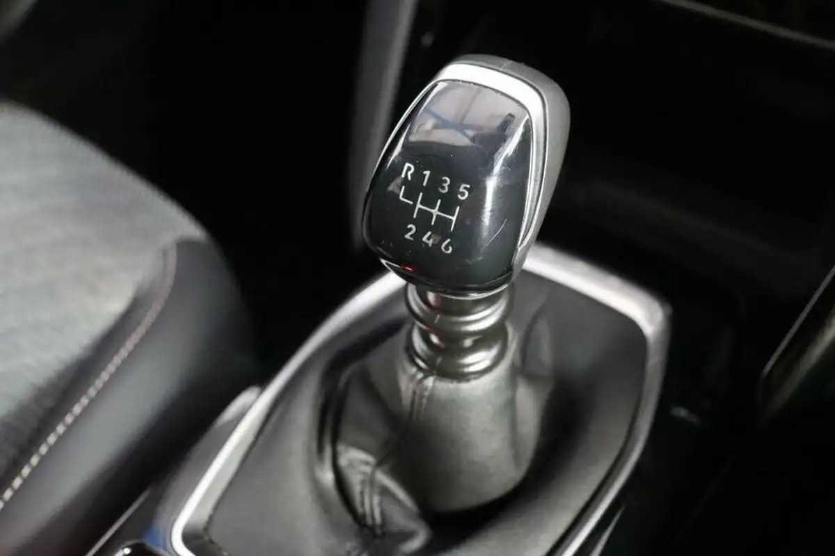 2024-peugeot-2008-suv-12-puretech-allure-130ps-big-26