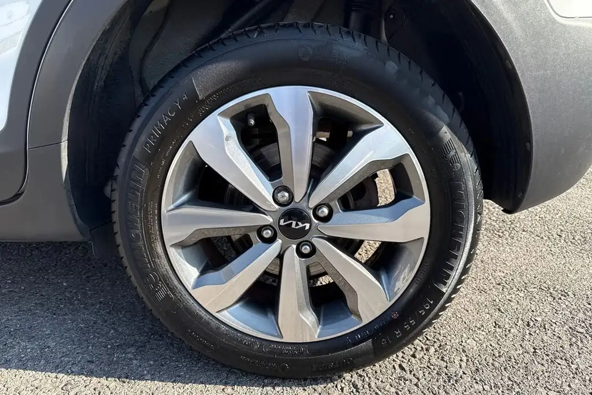 2022-kia-stonic-10-t-gdi-2-big-9