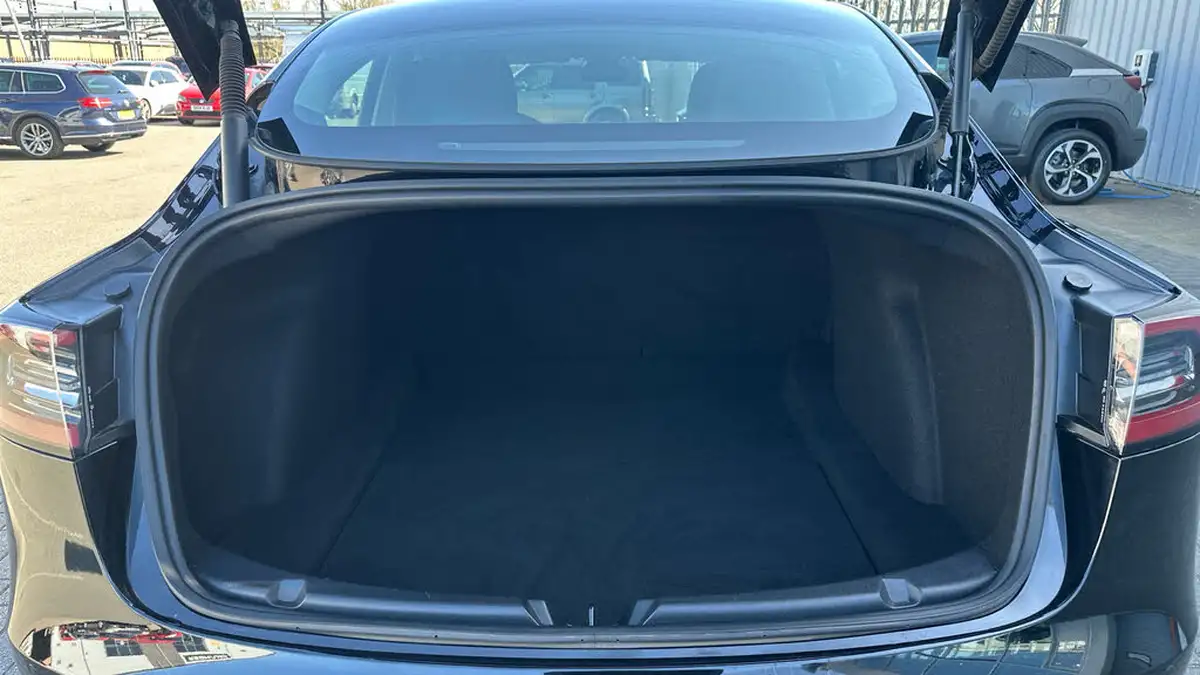 2021-tesla-model-3-e-long-range-4x4-big-14