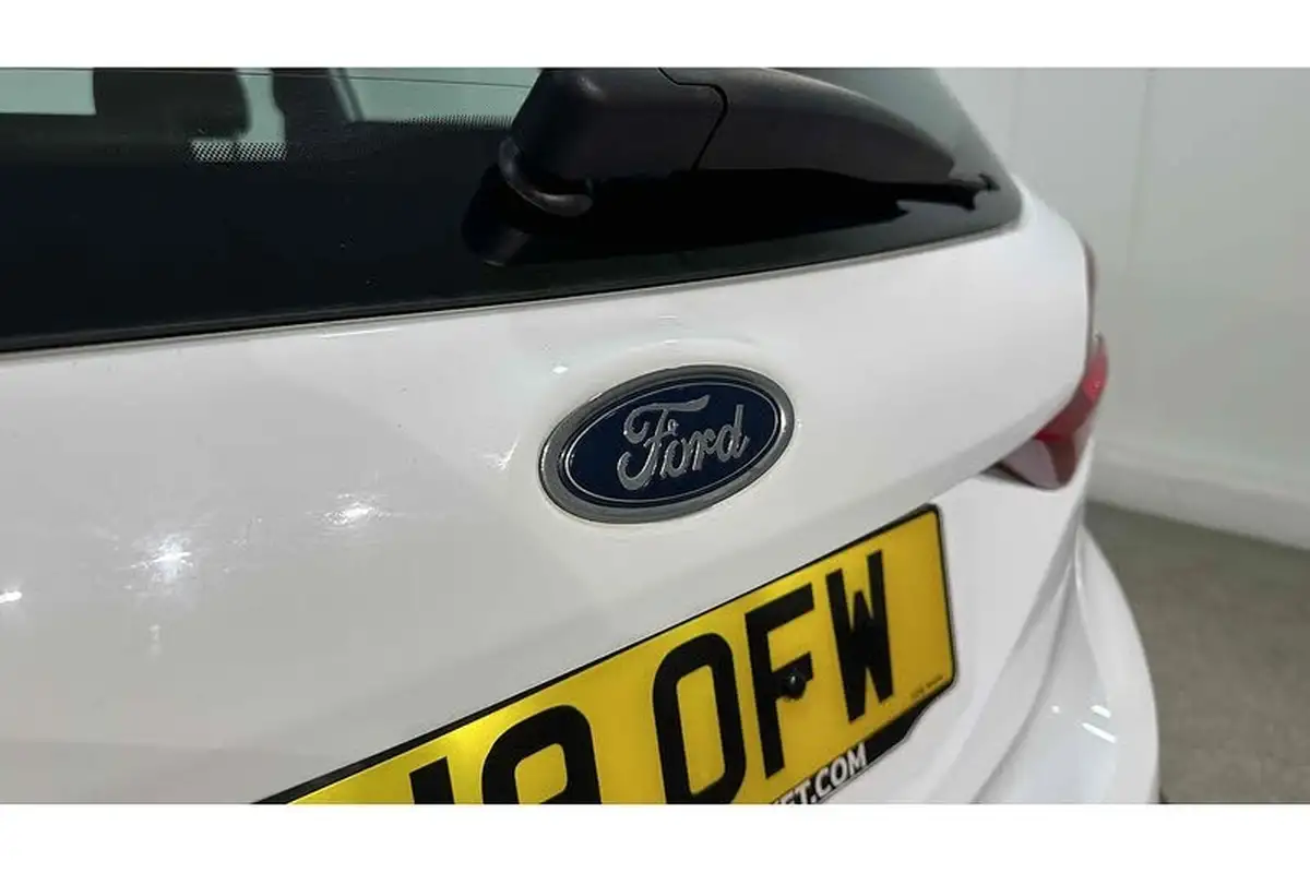 2019-ford-fiesta-10t-zetec-5d-big-10