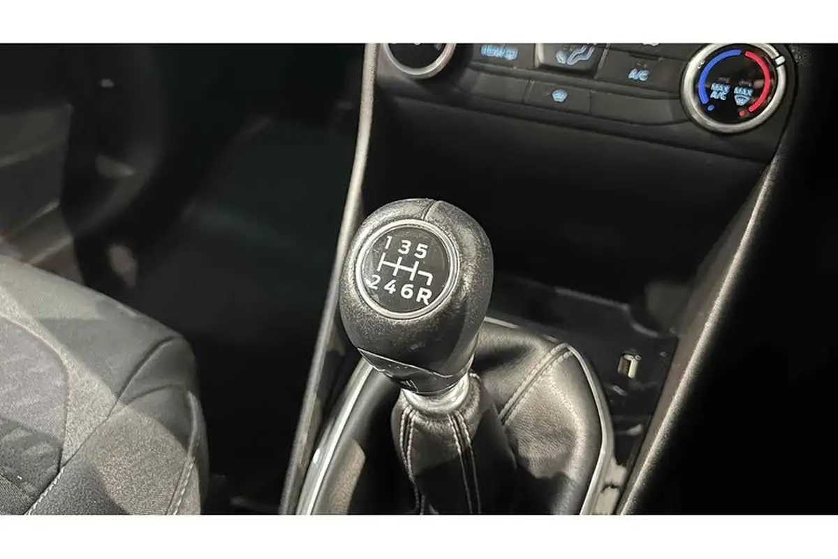 2019-ford-fiesta-10t-zetec-5d-big-32