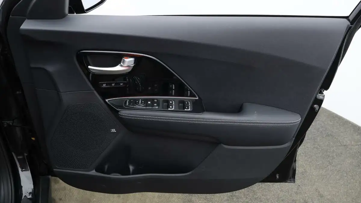 2022-kia-e-niro-ev-4-big-14