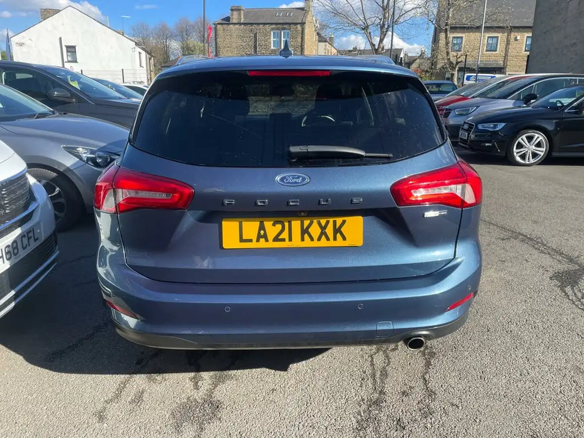 2021-ford-focus-10t-zetec-edition-hybrid-mhev-estate-big-3