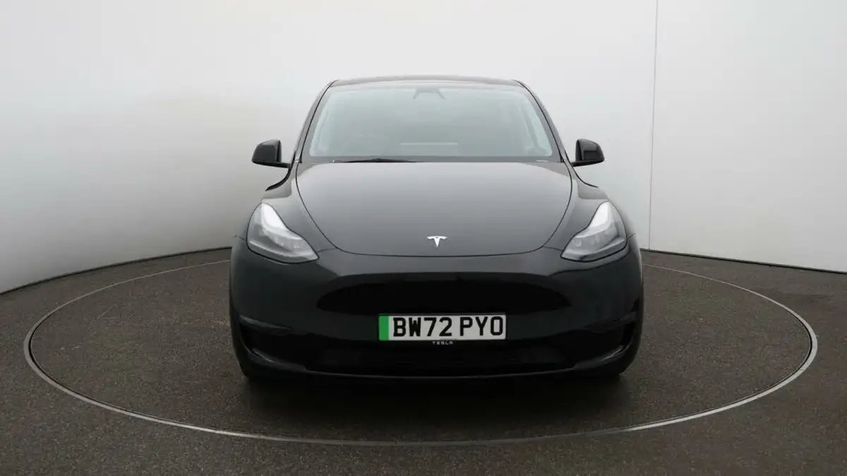 2023-tesla-model-y-e-performance-big-2