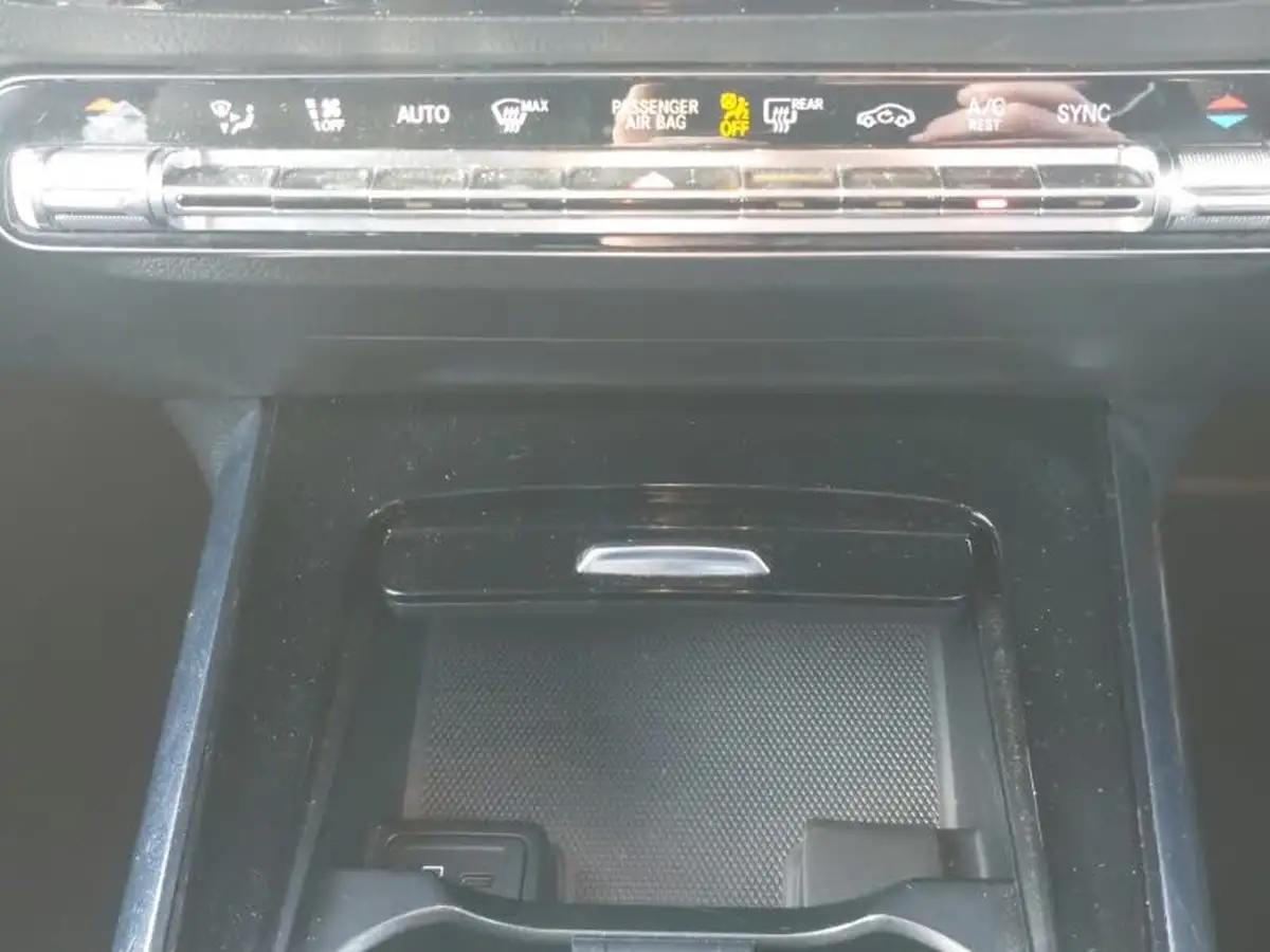 2019-mercedes-benz-b-class-13-b180-amg-line-7g-dct-big-14