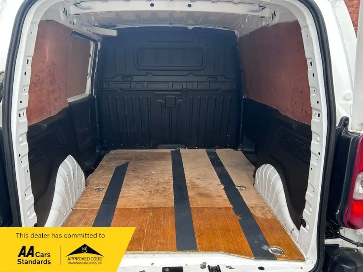 2019-vauxhall-combo-16cdti-edition-2300-100pseu6-l2h1-panel-big-12