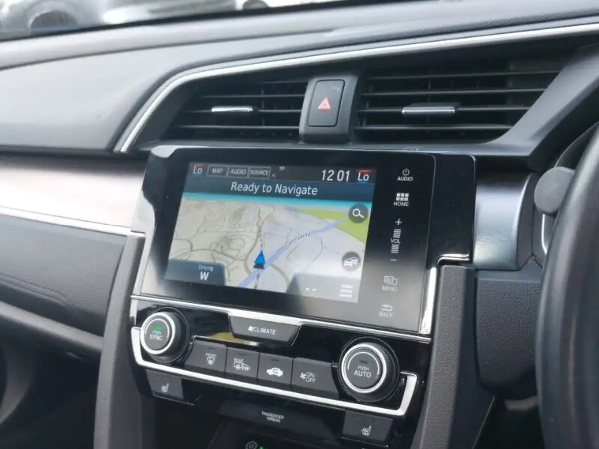 2020-honda-civic-16-i-dtec-ex-ss-saloon-4d-big-9