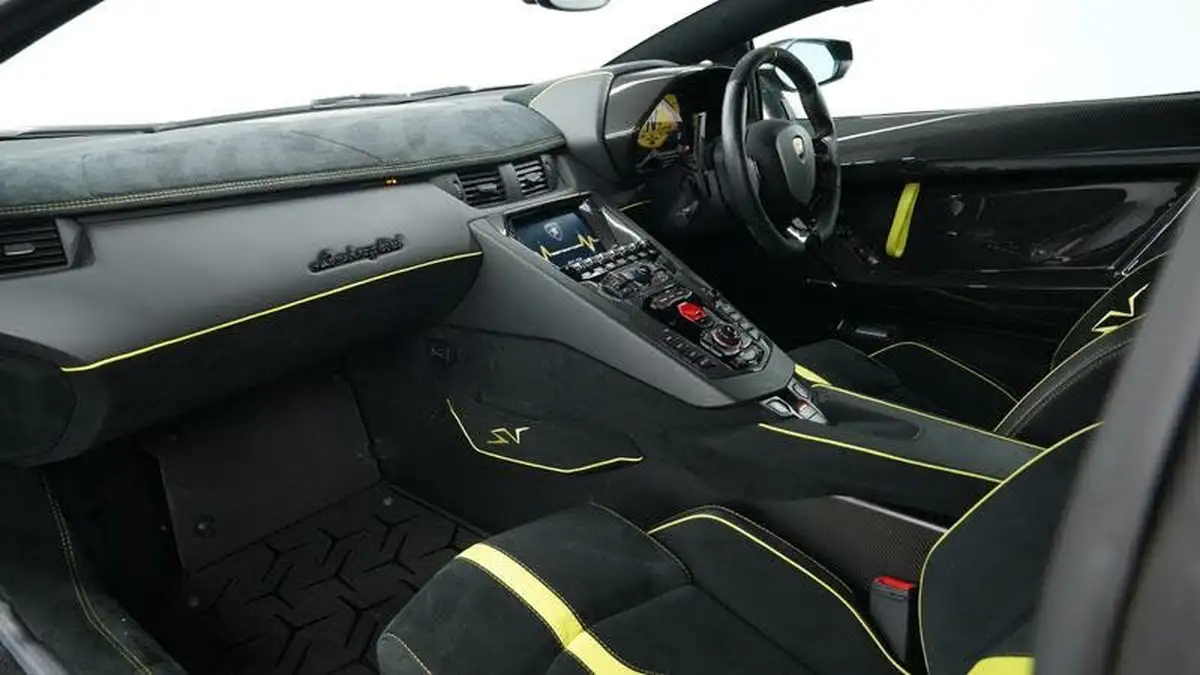 2017-lamborghini-aventador-65-lp-700-4-coupe-big-12