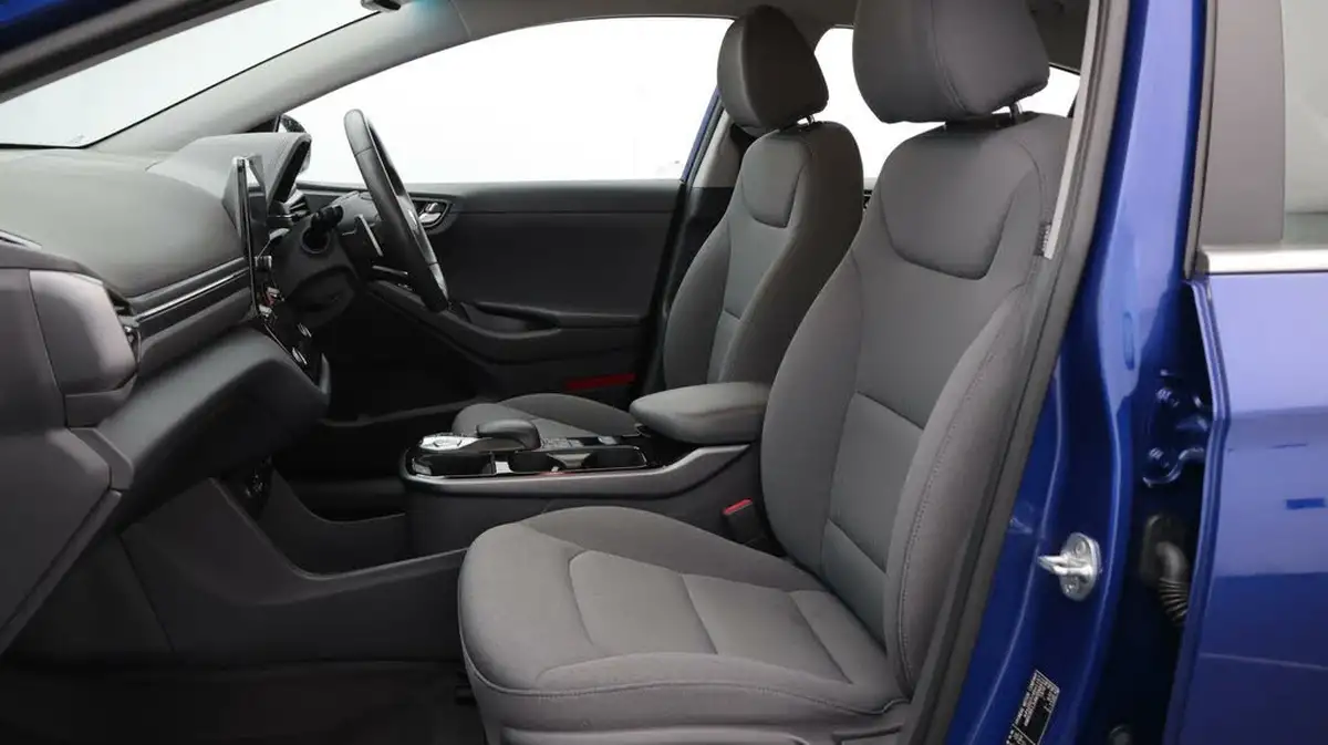 2022-hyundai-ioniq-e-premium-electric-big-14