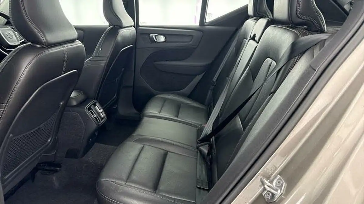 2021-volvo-xc40-20-b4-inscription-pro-194bhp-auto-big-33