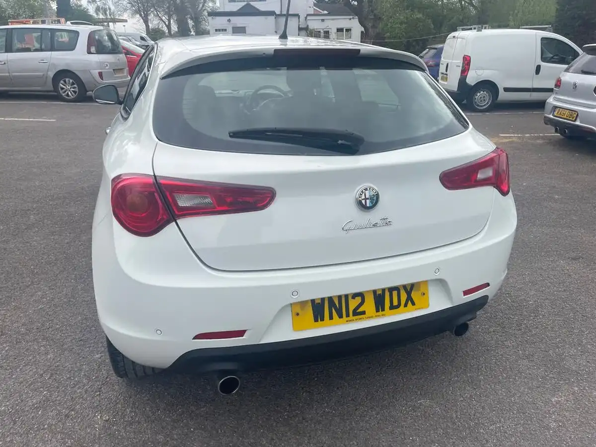 2012-alfa-romeo-giulietta-20td-veloce-170bhp-tct-big-4