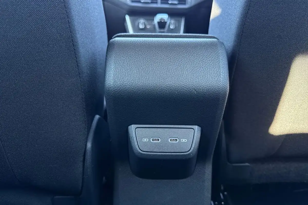 2022-volkswagen-polo-10-tsi-life-big-30