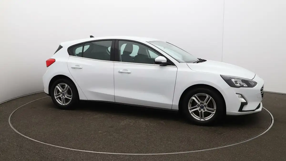 2020-ford-focus-15-zetec-120ps-hatchback-big-37