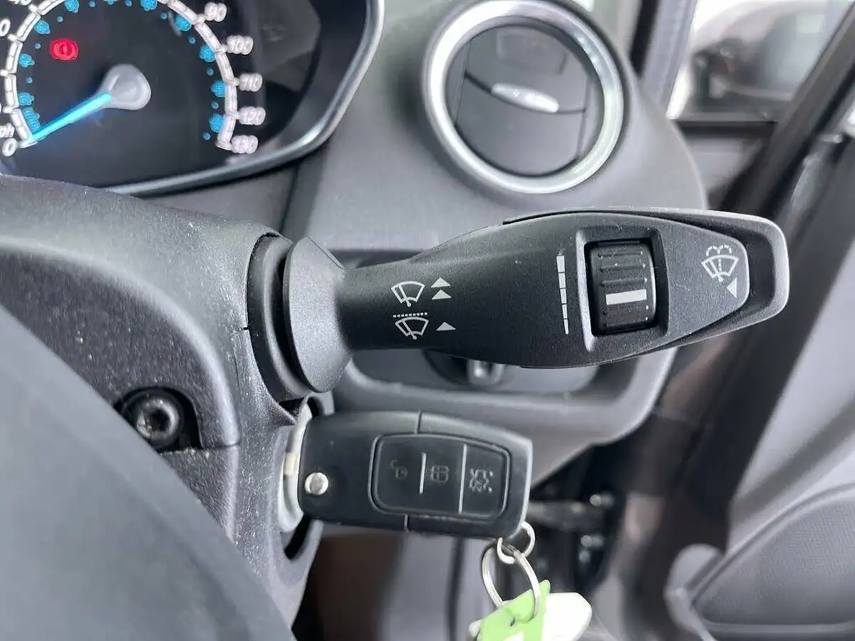 2016-ford-fiesta-10t-zetec-100ps-ecoboost-ss-5d-big-51