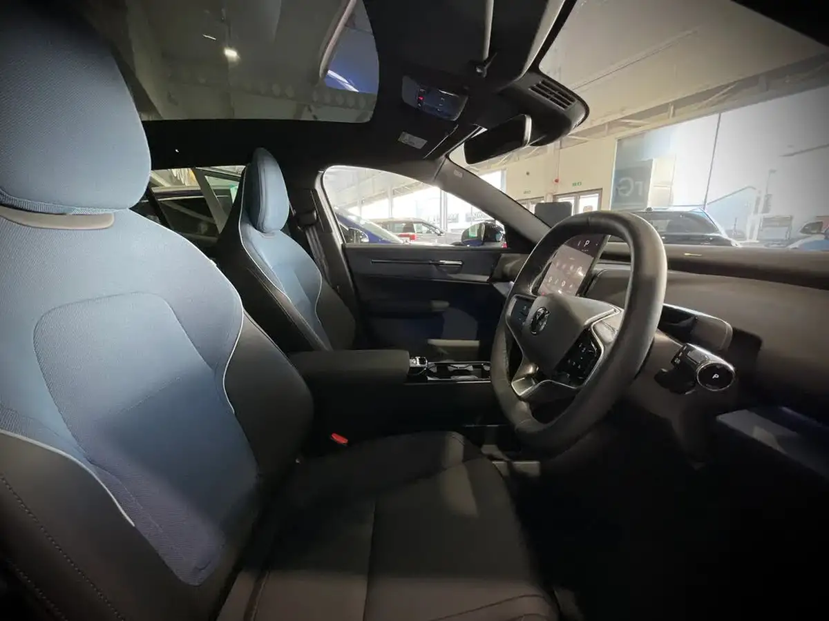 2024-volvo-ex30-e-twin-ultra-big-8
