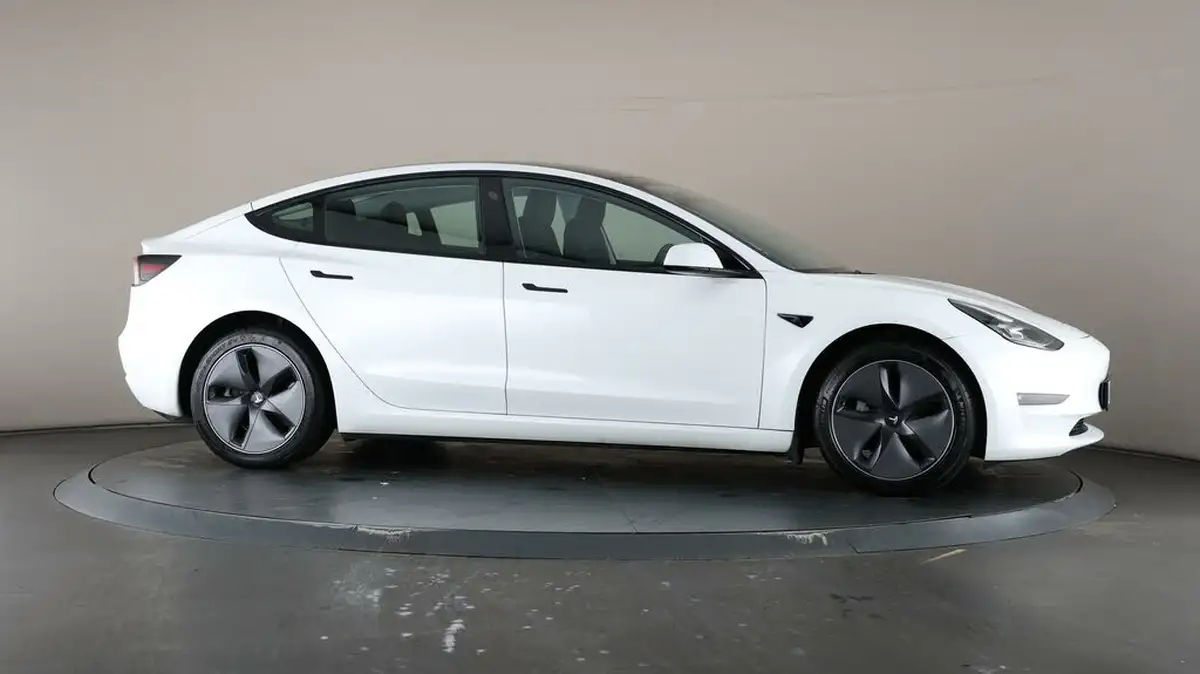 2021-tesla-model-3-e-long-range-awd-big-51