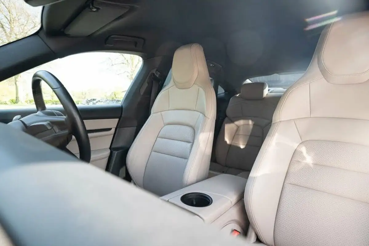 2021-porsche-taycan-e-4s-571ps-performance-battery-plus-big-23