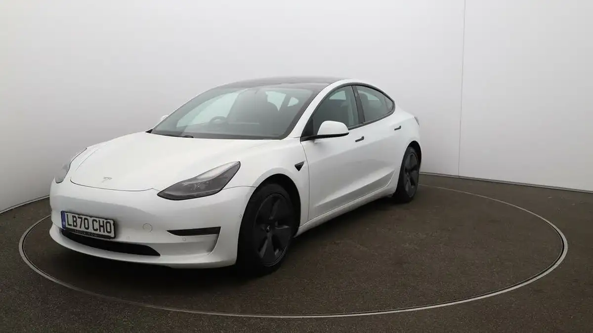 2020-tesla-model-3-e-long-range-big-29