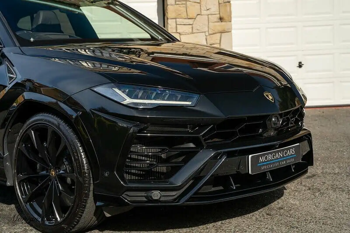 2021-lamborghini-urus-40-no-trim-big-1