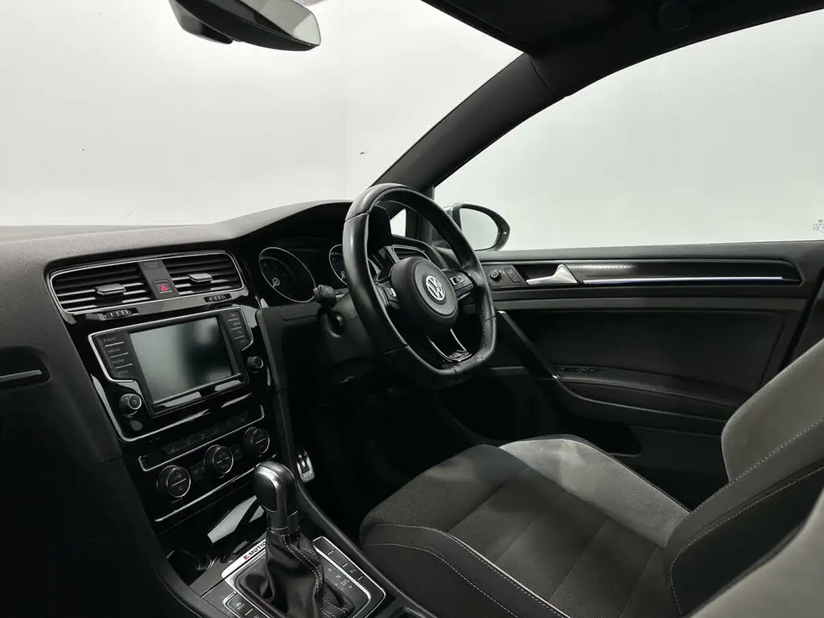 2016-volkswagen-golf-20-tsi-r-4x4-bmtss-estate-5d-dsg-big-27