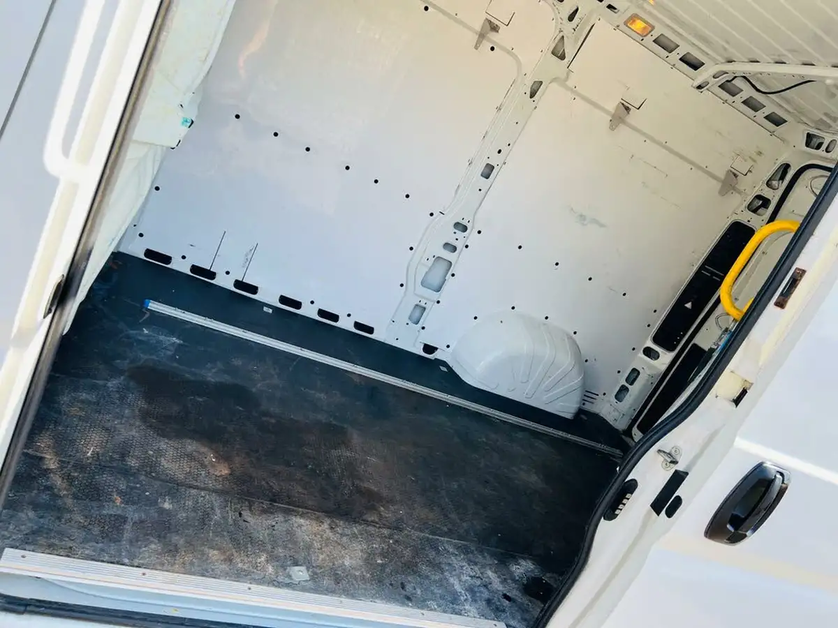 2020-peugeot-boxer-20-bluehdi-professional-335-l2h2-big-21