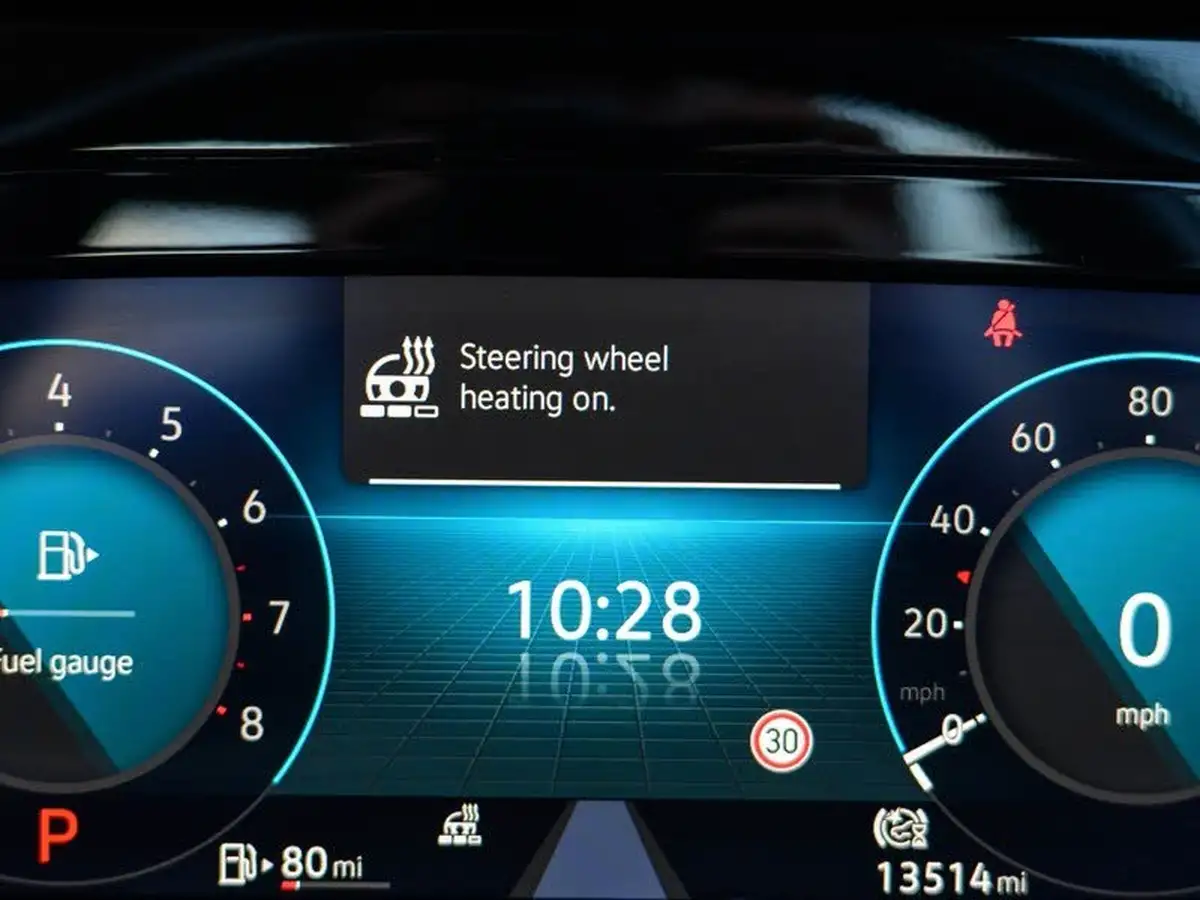 2021-volkswagen-golf-10-etsi-life-hatchback-big-16