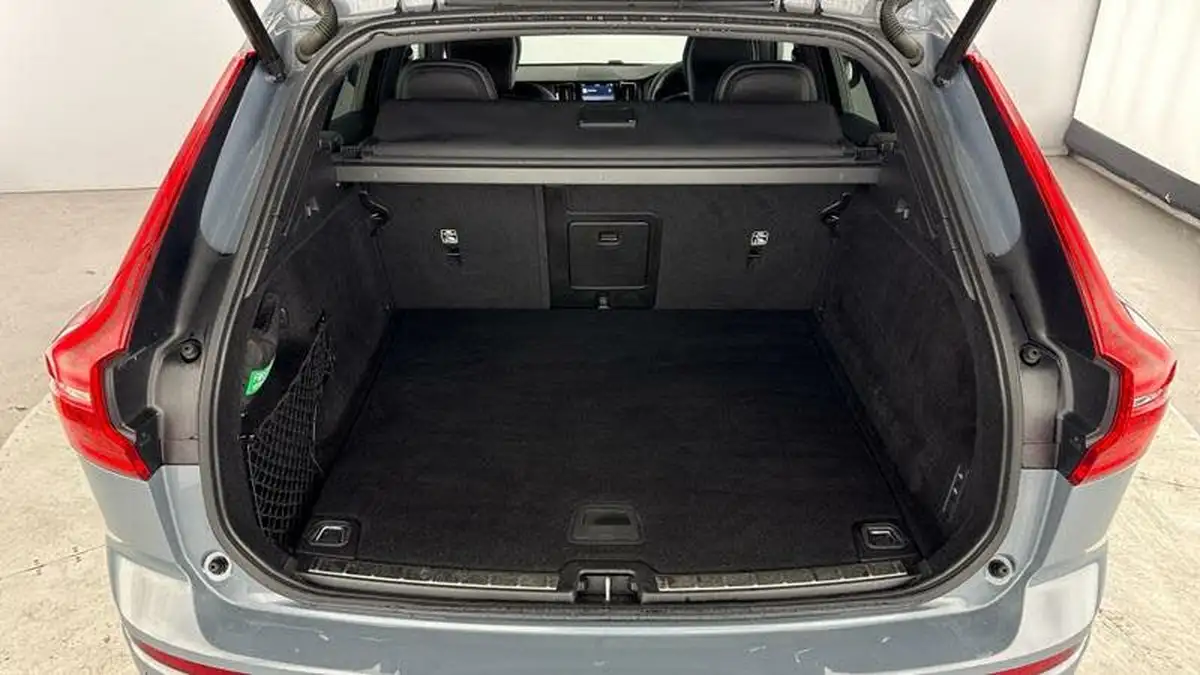 2022-volvo-xc60-20td-b4-r-design-pro-big-31