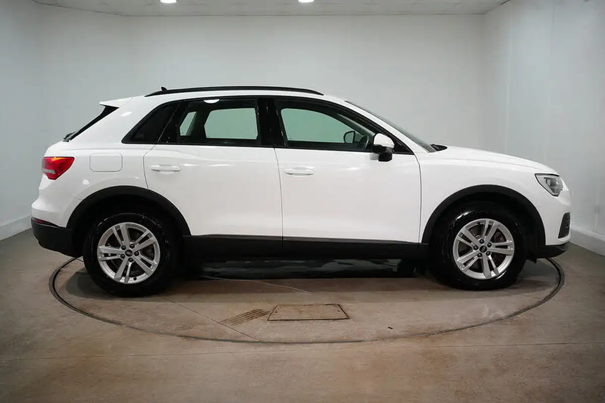 2022-audi-q3-14-45-tfsi-e-technik-big-3