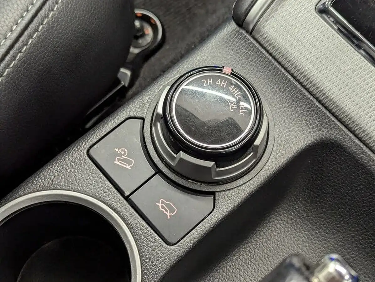 2020-mitsubishi-l200-22di-d-barbarian-x-big-28