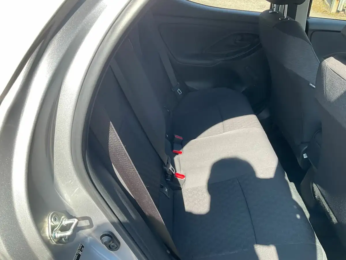2022-toyota-yaris-15-vvt-i-icon-big-10