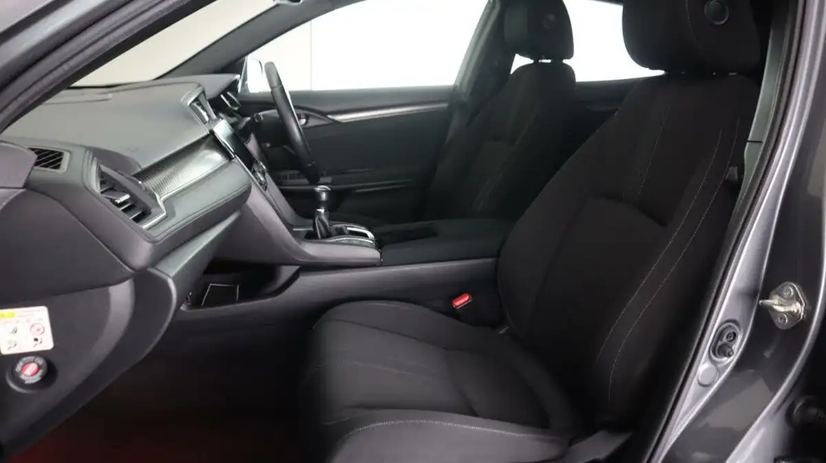 2019-honda-civic-15-vtec-turbo-sport-plus-ss-big-13