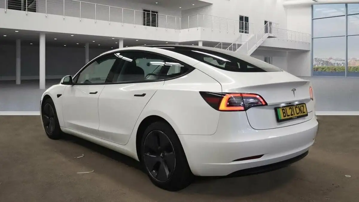 2021-tesla-model-3-e-long-range-4x4-big-6