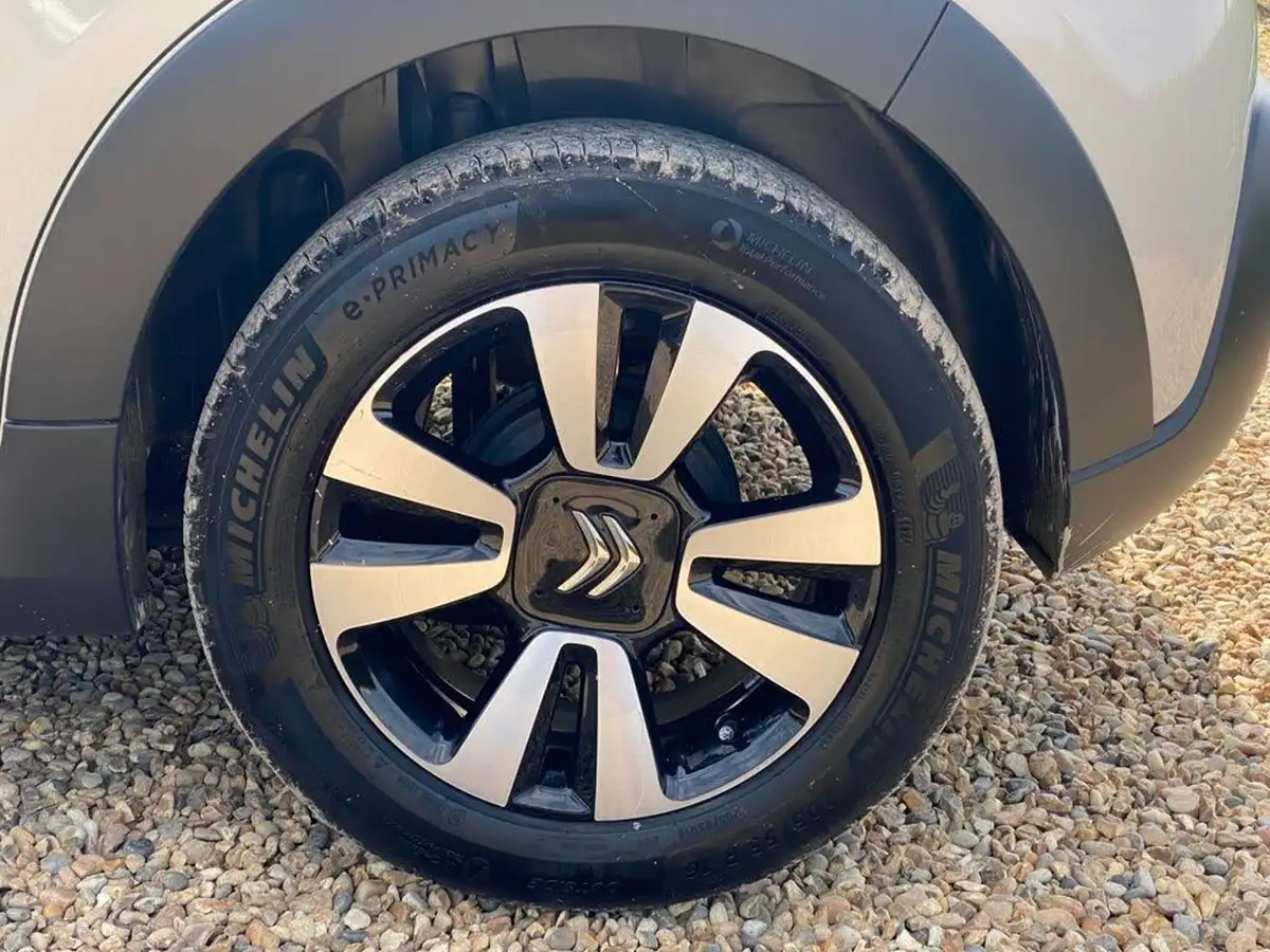 2024-citroen-c3-12-puretech-plus-83ps-big-14