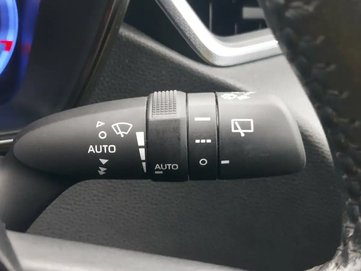 2021-toyota-corolla-18-vvt-i-design-trk-touring-sports-5d-big-28