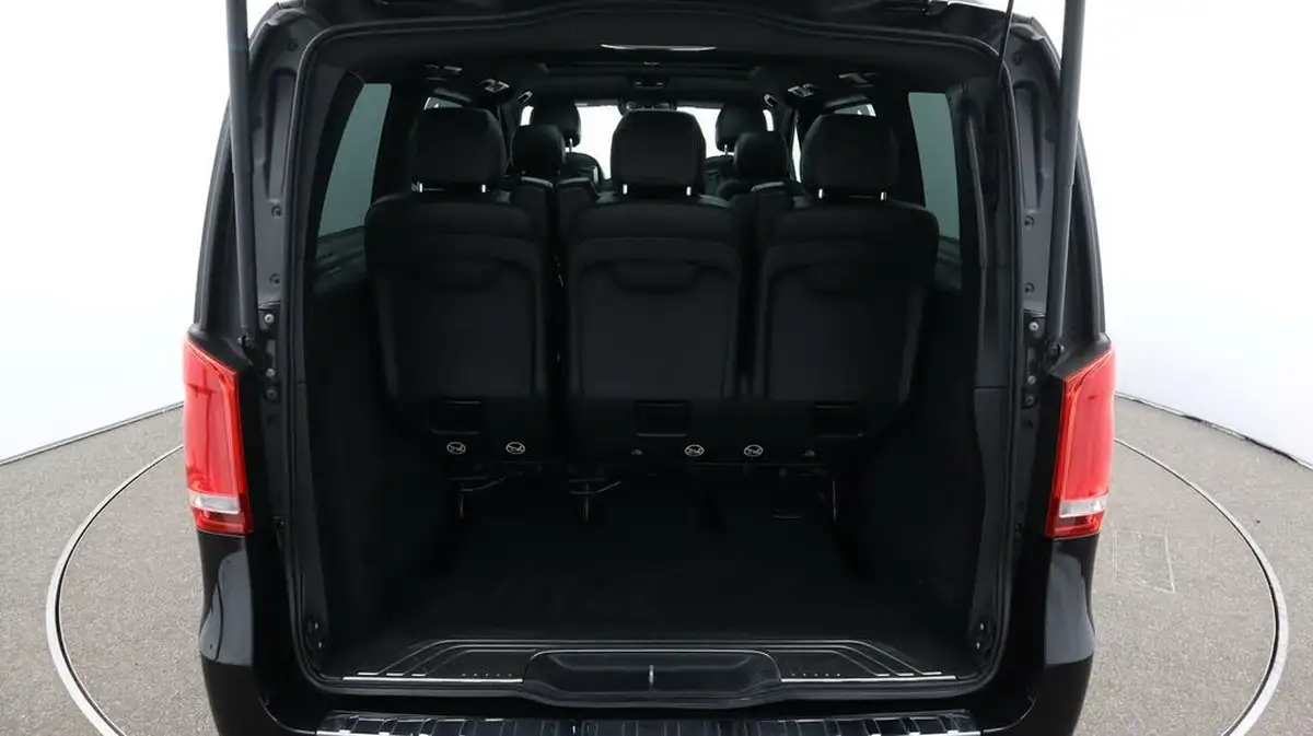 2020-mercedes-benz-v-class-20d-v220d-amg-line-long-big-21