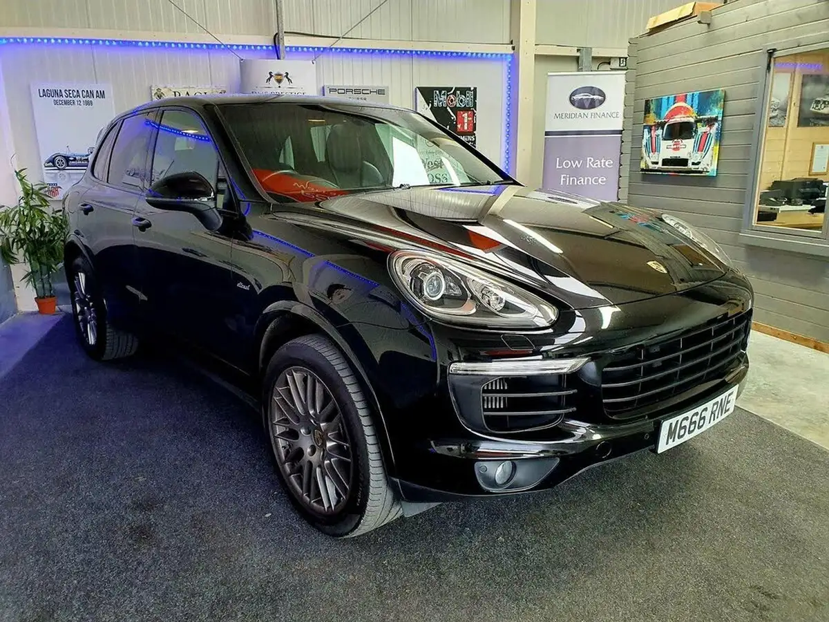 2017-porsche-cayenne-30td-diesel-platinum-edition-big-3
