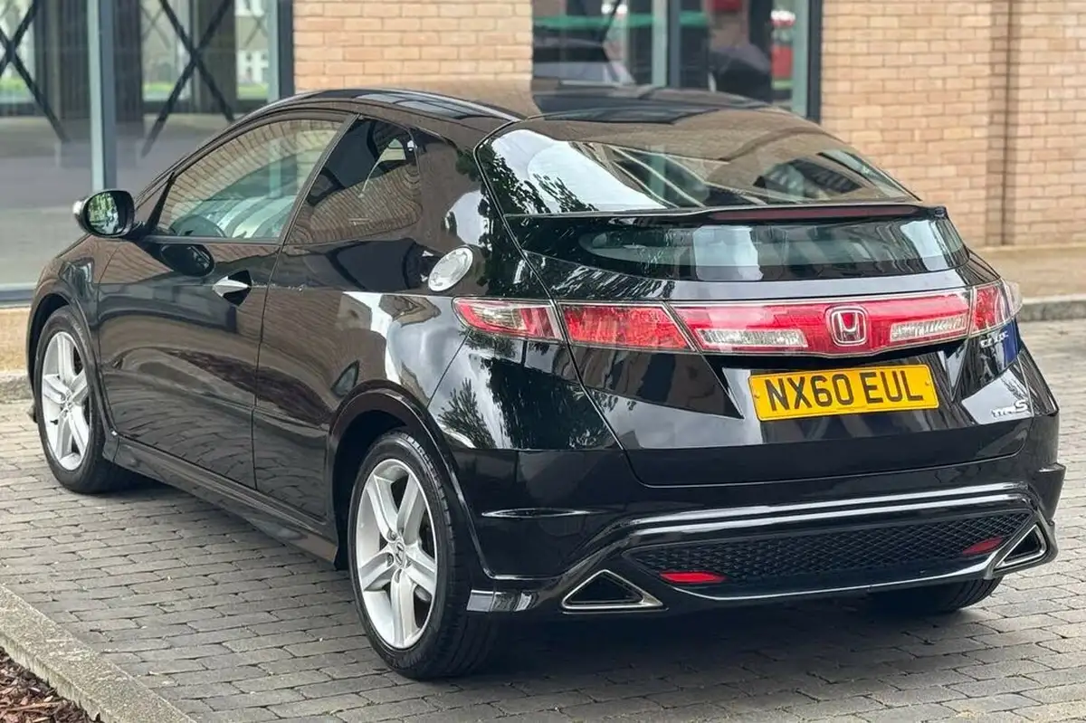 2010-honda-civic-18-type-s-gt-i-vtec-big-6