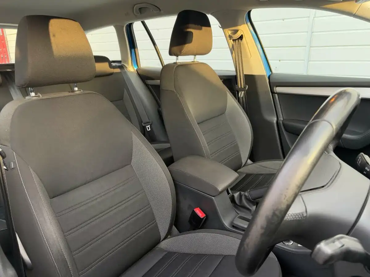 2019-skoda-octavia-16tdi-se-technology-estate-big-16