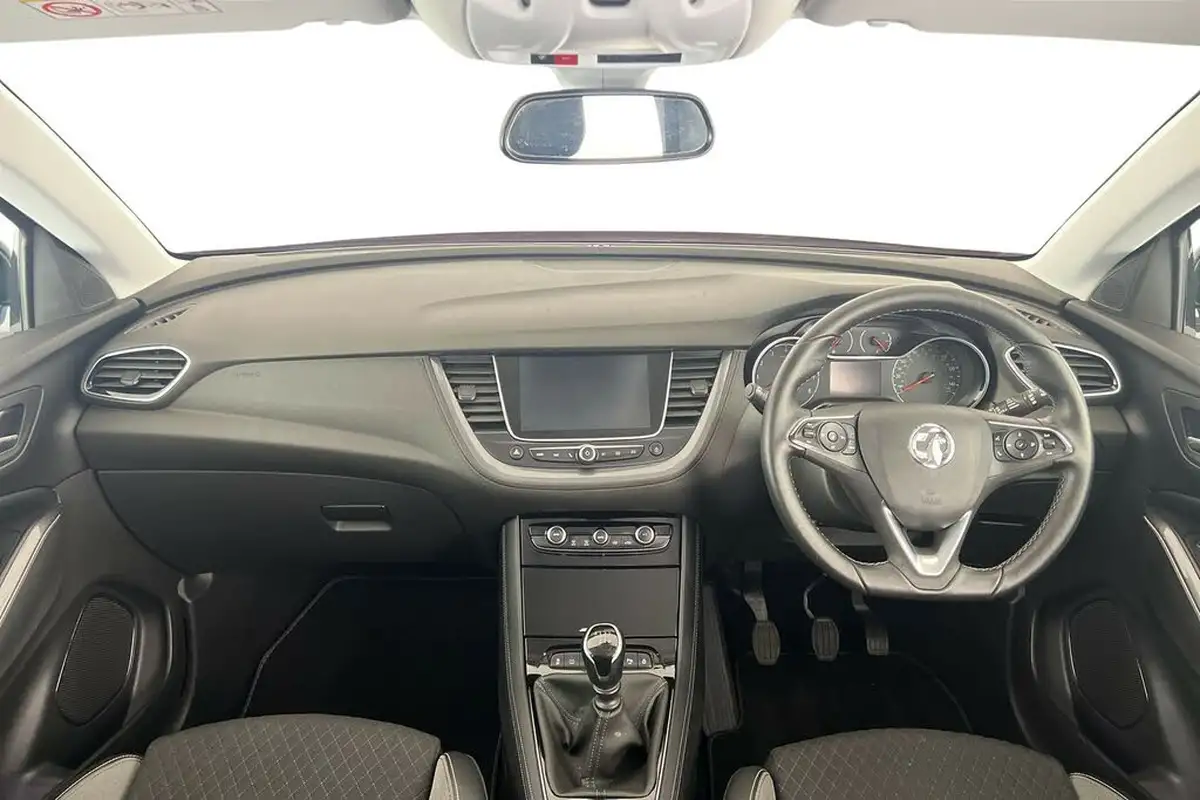 2020-vauxhall-grandland-x-12-sri-nav-big-5