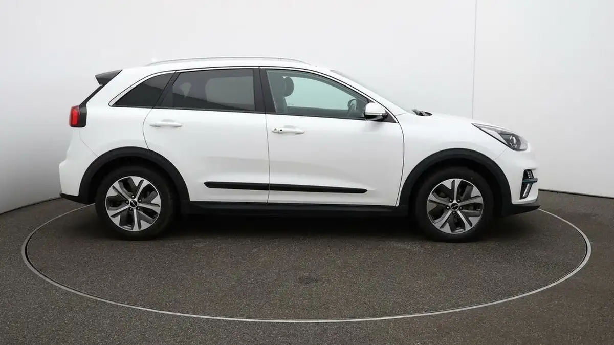 2022-kia-e-niro-ev-2-64-big-42