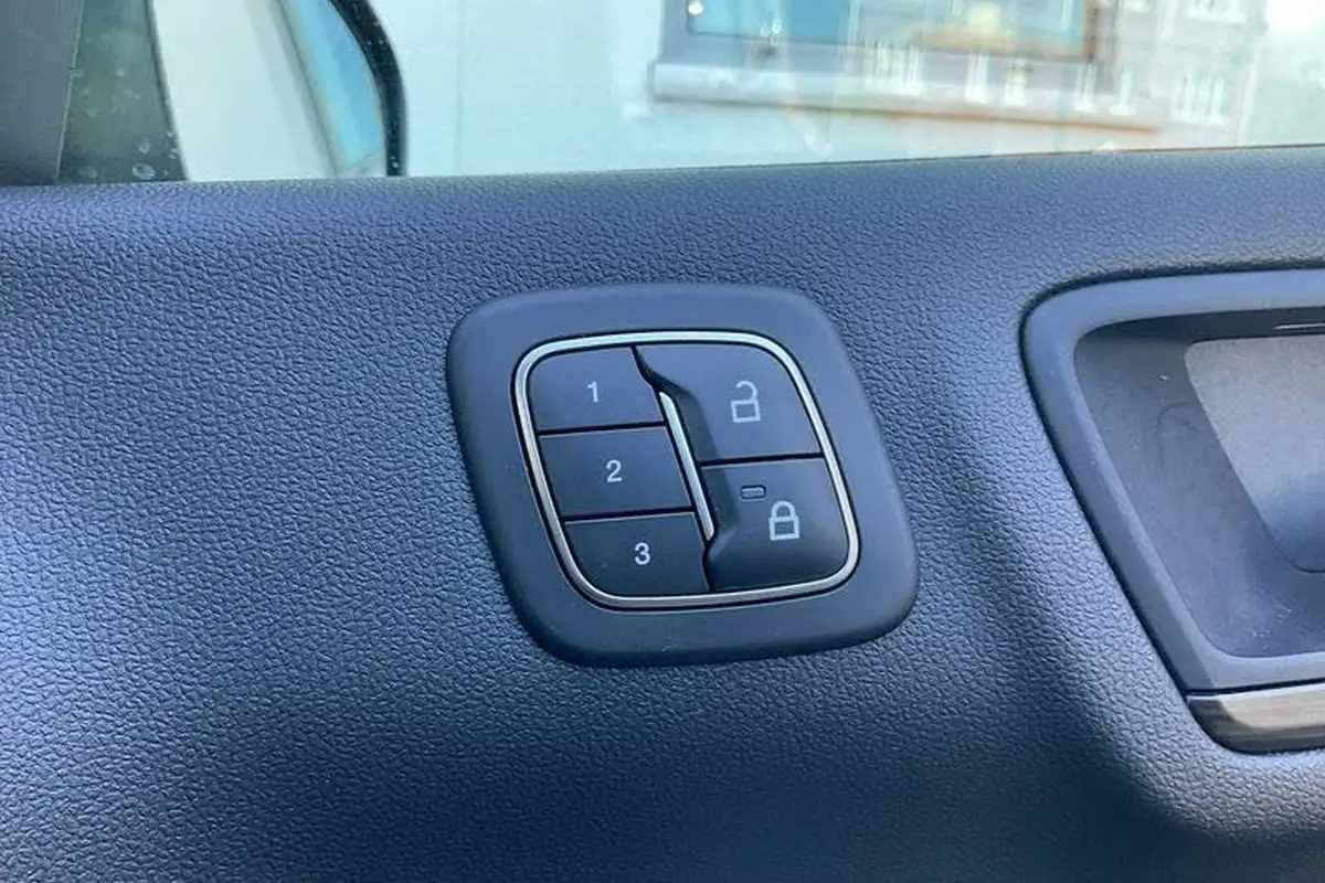 2022-ford-kuga-25t-vignale-190ps-fhev-big-35
