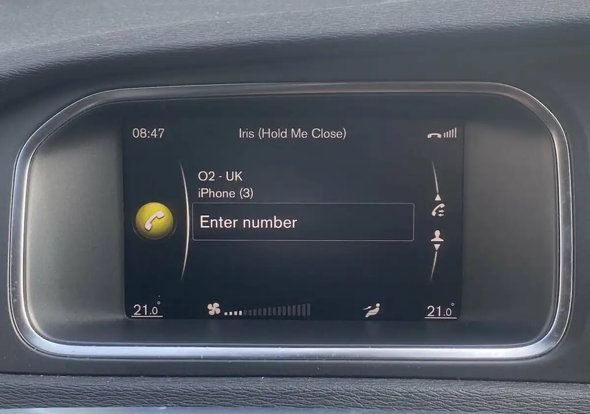 2019-volvo-v40-20-t2-momentum-edition-big-38
