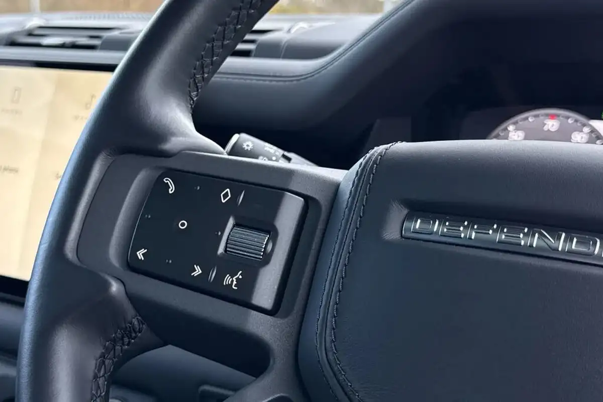 2024-land-rover-110-defender-30-d300-x-big-33