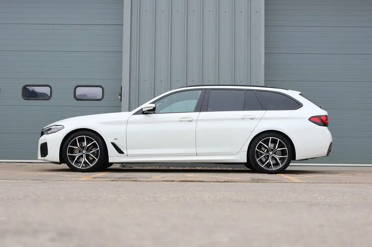 2023-bmw-5-series-20-520i-m-sport-181bhp-mht-touring-5d-big-8