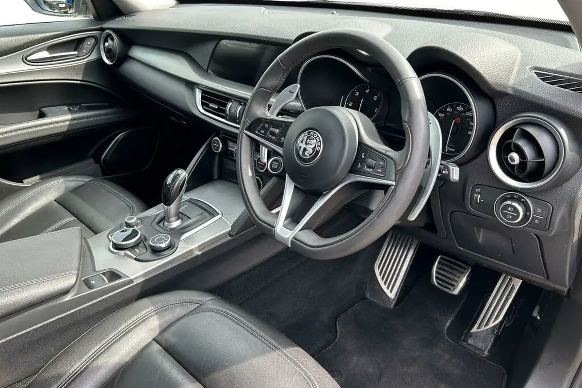2018-alfa-romeo-stelvio-22td-speciale-207bhp-big-5