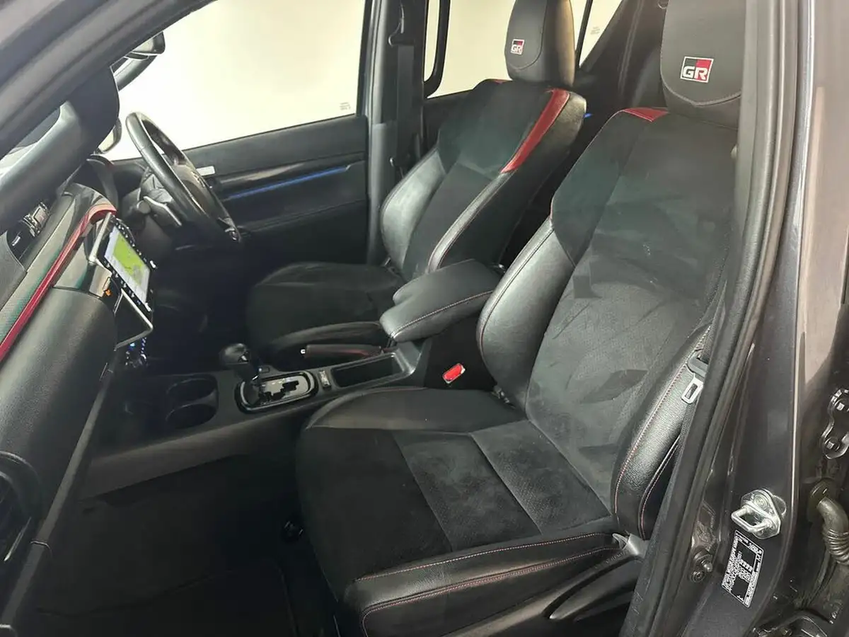 2022-toyota-hi-lux-28d-4d-gr-sport-big-15