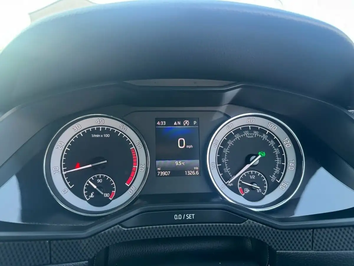 2017-skoda-superb-20-tsi-sportline-220ps-hatchback-big-12