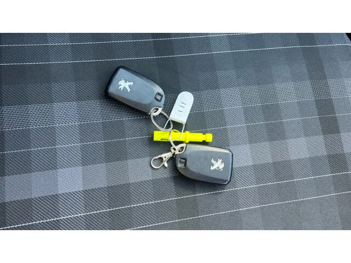2020-peugeot-108-10-allure-ss-hatchback-5d-big-19
