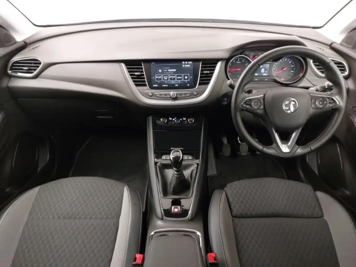 2021-vauxhall-grandland-x-12-griffin-big-2