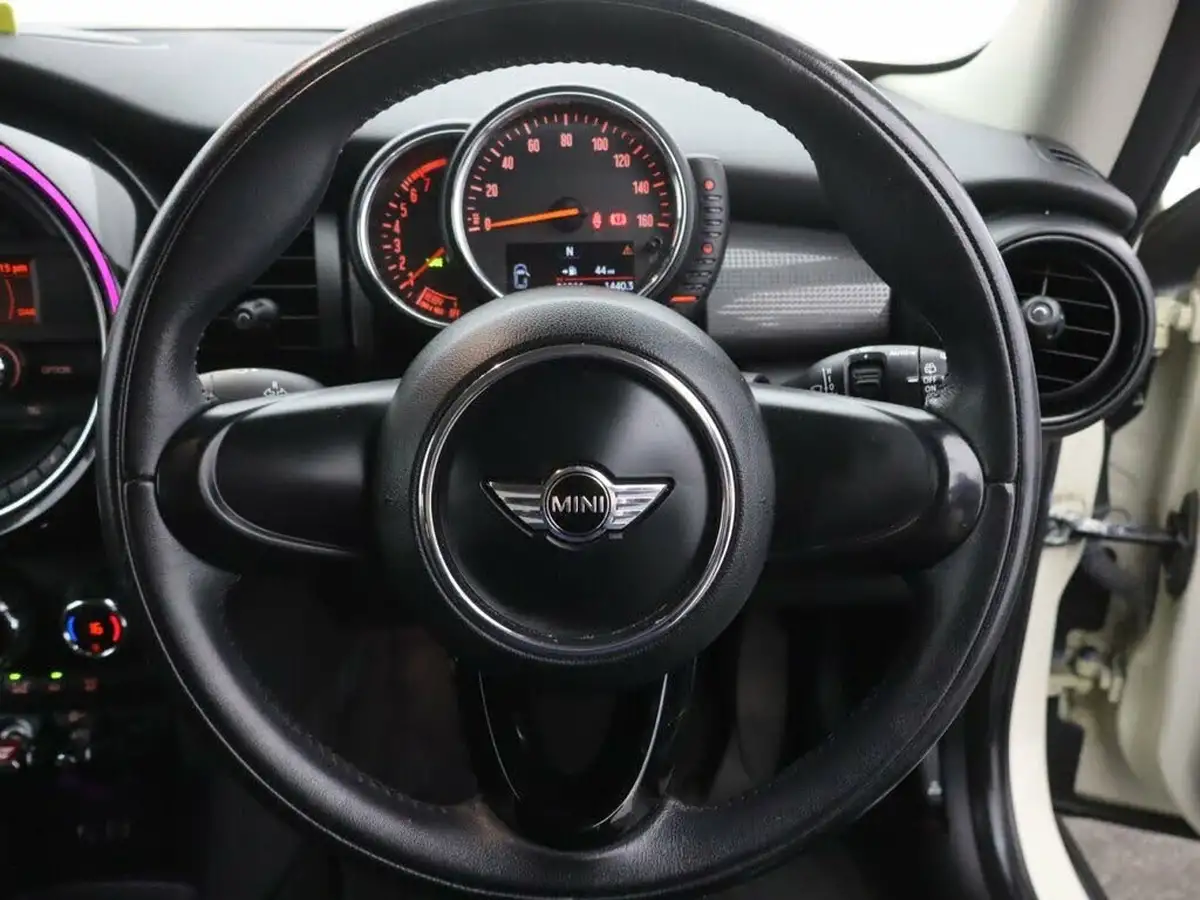 2015-mini-cooper-12-one-ss-3d-big-10